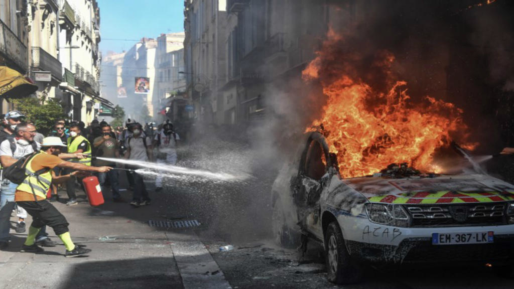 Securely Travel - Yellow Vests in Montepellier, France